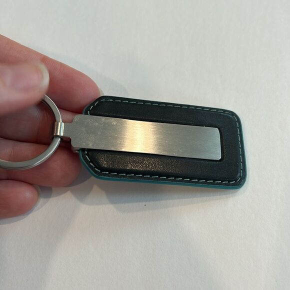 NWOT Land Rover Silver Leather Key Chain - Picture 4 of 5